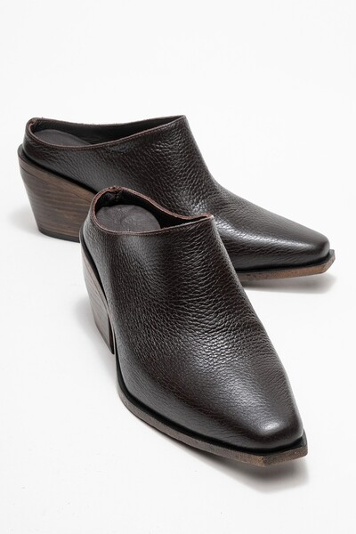 Zeynep Sıradağlı شبشب نسائي من الجلد الطبيعي من ديفينا باللون البني