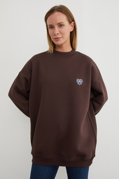 Fulla Moda 3 Thread Ribbon Stone Embroidered Oversize Sweatshirt