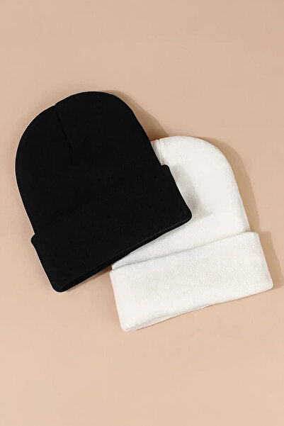 KISCHE Acrylic Ny New York Black and White Set of 2 Beret