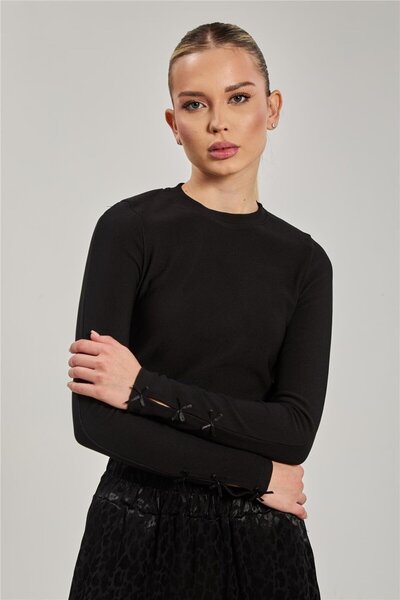 BARRELS AND OIL بودي نسائي بأكمام مزينة بشريط - أسود