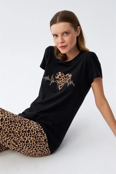 Beruflic طقم بيجامة نسائية قصيرة الأكمام من القطن الممشط من Under Moda 4128