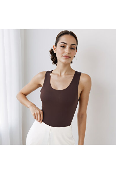 FAV Sleeveless Tank Top with Scoop Neck