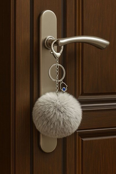 Homeland سلسلة مفاتيح من القطيفة الناعمة على شكل بومبوم باللون الرمادي للمنزل...