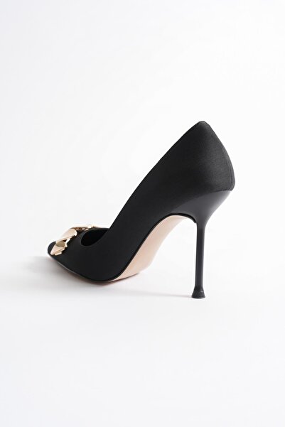 Mubiano Aveline Kadın Siyah Nubuk Gold Aksesuarlı Sivri Burun Yüksek İnce Topuklu Ayakkabı Stiletto (9.5CM)