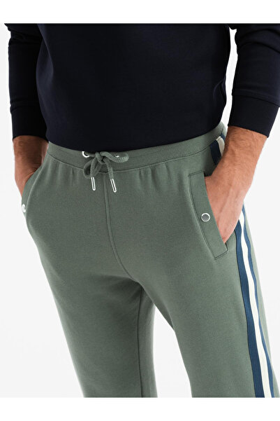 OMBRE Pánské tepláky s lemováním a žebrováním nohavic - olivově zelené V2 OM-PASK-0258 S