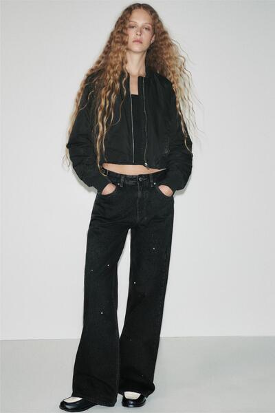 Pull & Bear بنطال جينز واسع بساق مستقيمة مزين بأحجار الراين