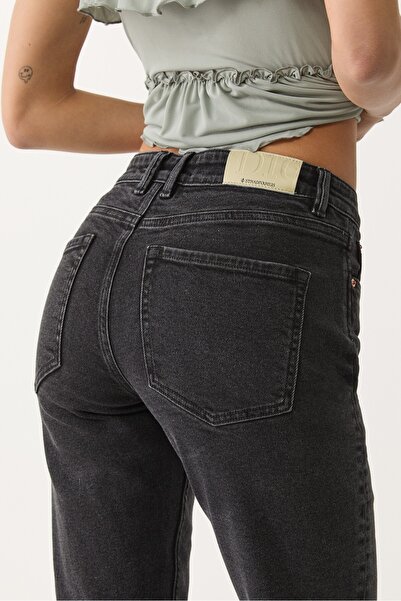 Stradivarius 1465 Slim-fit mom jeans