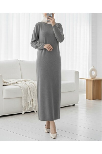 Modamorfo Πλεκτό φόρεμα με λάστιχο στο μανίκι και λεπτομέρεια πομπομ - Καπνιστό