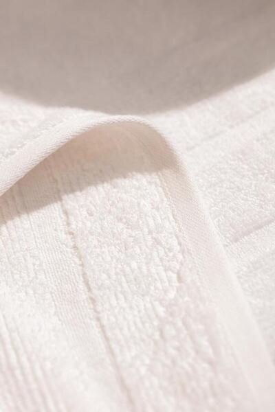 Madame Coco New Season Emele Bath Towel - White