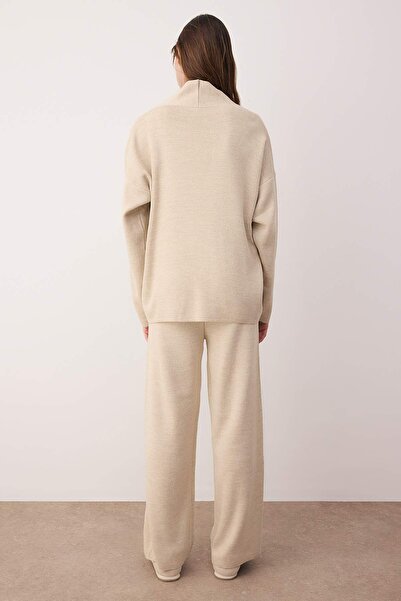 Trendyol Collection Bézs kiegészítőkkel díszített 3 részes kardigán-blúz-nadrág kötöttáru szett TWOAW26AU00049