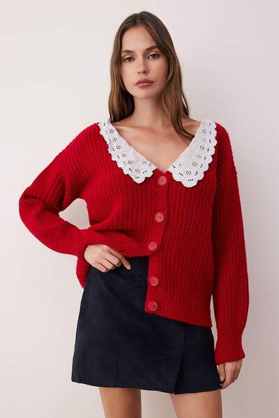 Trendyol Collection Red Collar Shirt Garnish Soft Texture V-Neck Knitwear Cardigan Twoaw26Hi00058