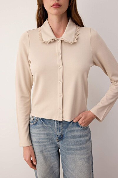 Trendyol Collection Stone Lace Collar Detail Regular/Regular Fit Button Interlock Stretch Knitted Blouse Twoaw26Bz00077