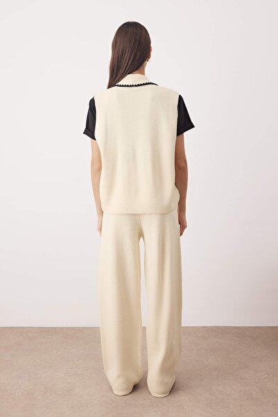 Trendyol Collection Ecru Vest-Pants Knitwear Bottom - Top Set Twoaw26Au00116