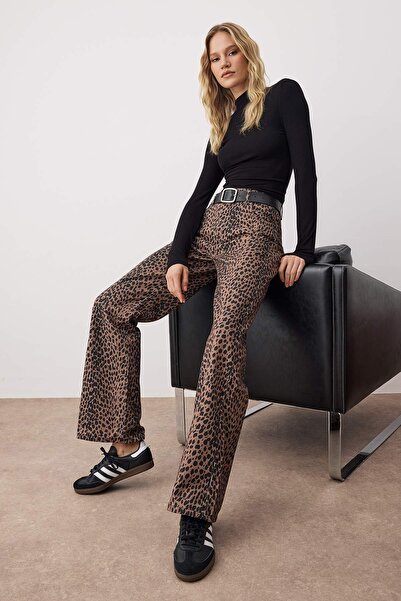 Trendyol Collection Többszínű leopárdmintás magas derekú széles szárú farmernadrág TWOAW26JE00105