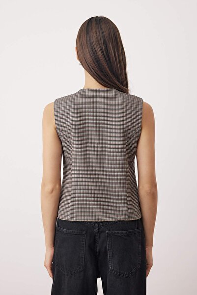 Trendyol Collection Brown Fitted Plaid Checkered Woven Vest Twoaw26Ye00040