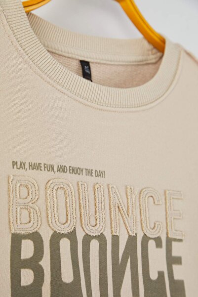 TRENDYOLKIDS Beige Cotton Slogan Printed Hooded Regular Boy's Knitted Sweatshirt Tkdaw26Sw00018