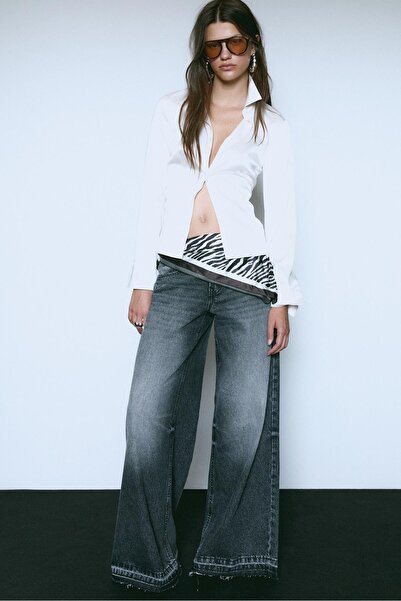 Stradivarius Fitted satin shirt