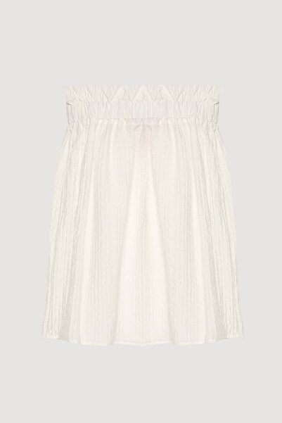 Quzu Seersucker Fabric Frilly Strapless Blouse Ecru