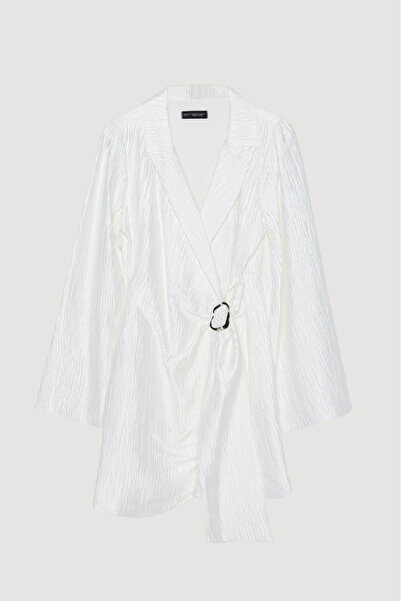 Quzu Текстурирана мини рокля в екрю с двойно завързване