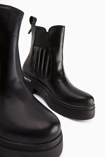 Limoya Pava Siyah Rugan Topuk Detaylı Çekme Kadın Bot, Kadın Bootie