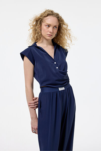 Quzu Kruvaze Detaylı Düğmeli Kolsuz Bluz Lacivert