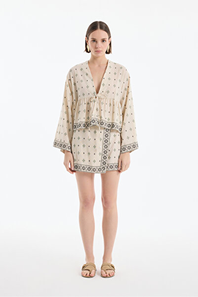 Quzu Κοντό κοντό κιμονό με λεπτομέρεια με έθνικ σχέδιο με κορδόνια