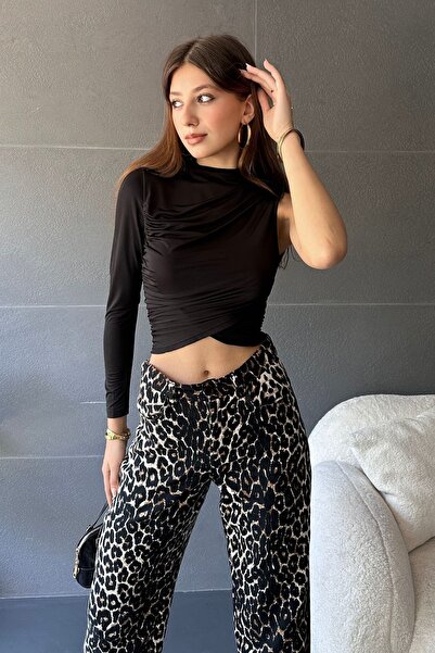 Fav Style بلوزة نسائية ذات ياقة واقفة ومزودة بتفاصيل مفصلة من الأمام وأكمام و...