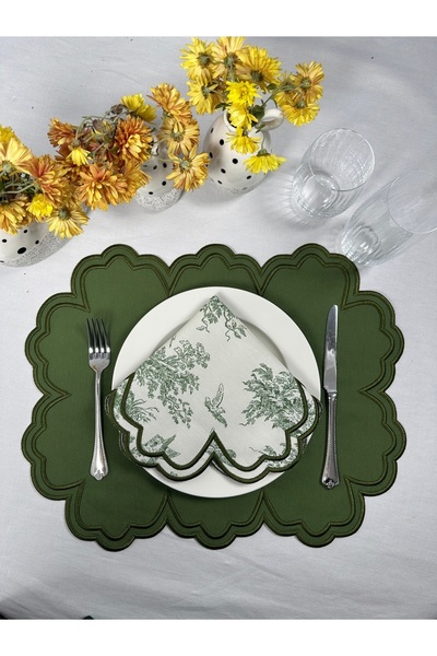 Yılbaşı Amerikan Servis Amerikan servis peçete seti 6 adet Amerikan 6 adet peçeteden oluşuyor