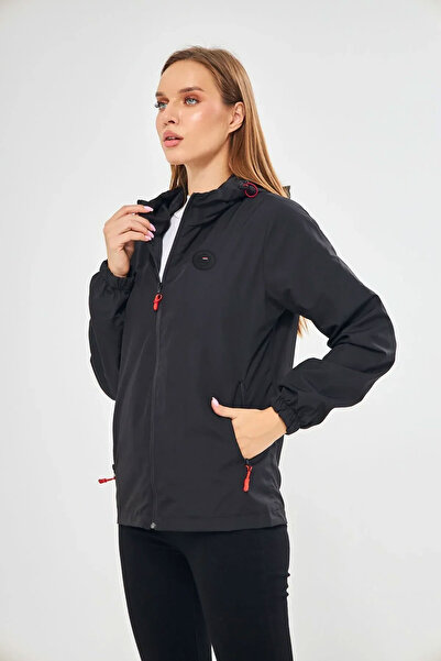 D1fference Kadın Siyah Astarlı Rüzgar Geçirmez Kapüşonlu Cepli Yağmurluk