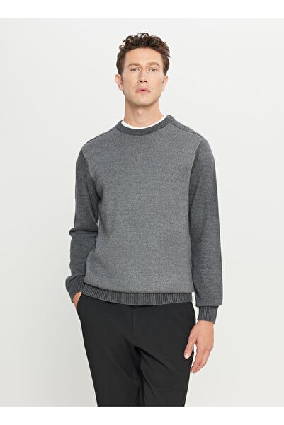 ALTINYILDIZ CLASSICS سترة Altınyıldız Classics للرجال ذات ياقة دائرية قياسية ...