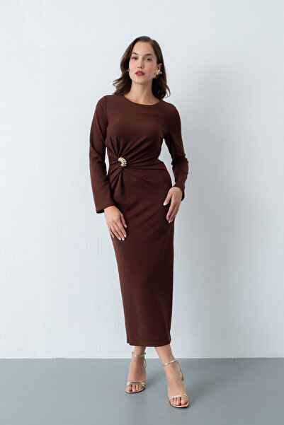 OFZE Kadın Kahverengi Aksesuar Detaylı Davet Elbisesi