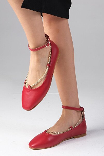 Mio Gusto Jennifer Red Color Chain Accessory Blunt Toe Women's Ballerina Shoes