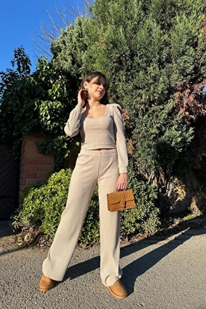 Siner Fashion Női bézs színű, szögletes galléros, bő szárú nadrág alsó felső rész, alkalmi szett