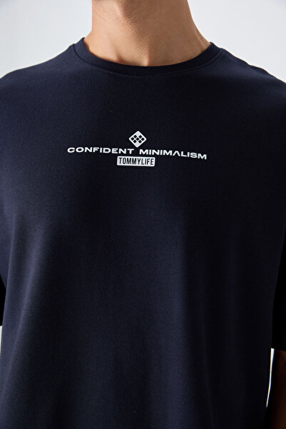 TOMMY LIFE Темно-синя бавовняна товста м'яка текстурована футболка з принтом великого розміру 88321