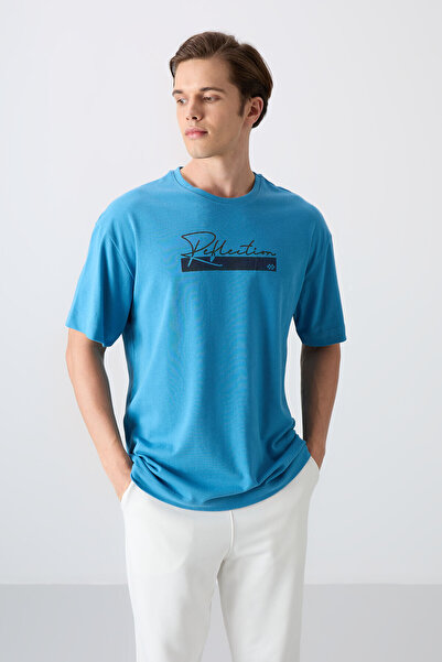 TOMMY LIFE Petrol Mavi Pamuklu Kalın Yumuşak Dokulu Oversize Fit Baskılı Erkek T-Shirt - 88334