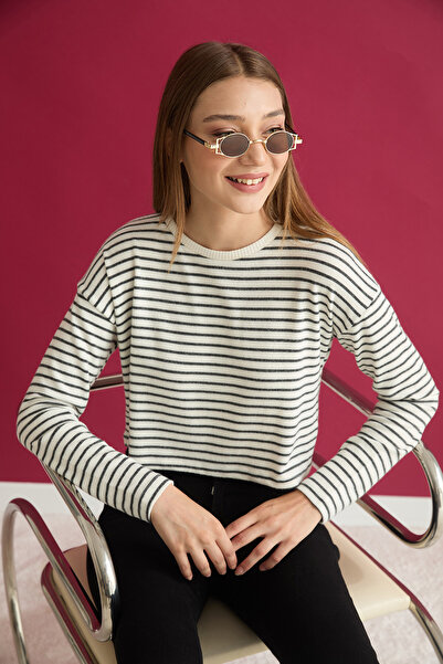 Fulla Moda Çizgili Crop İnce Triko Kazak