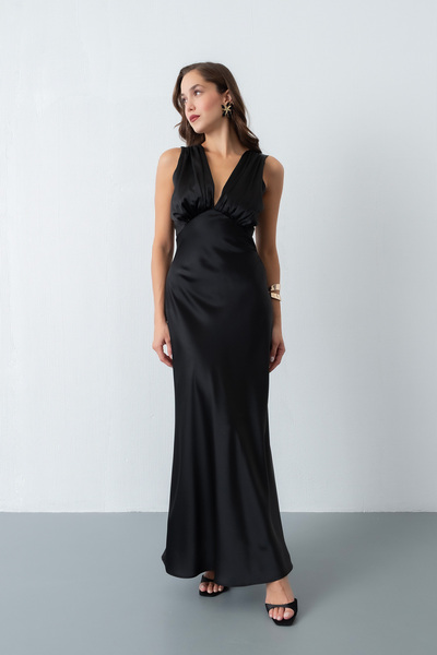 OFZE Kadın Siyah V Yaka Saten Davet Elbisesi