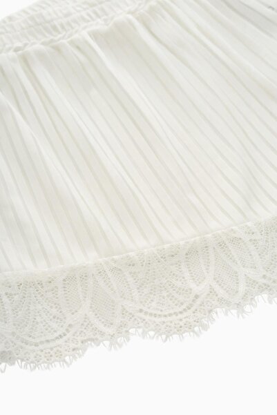 Wonna Ecru Color Shorts - Lace Detail, Model 2578