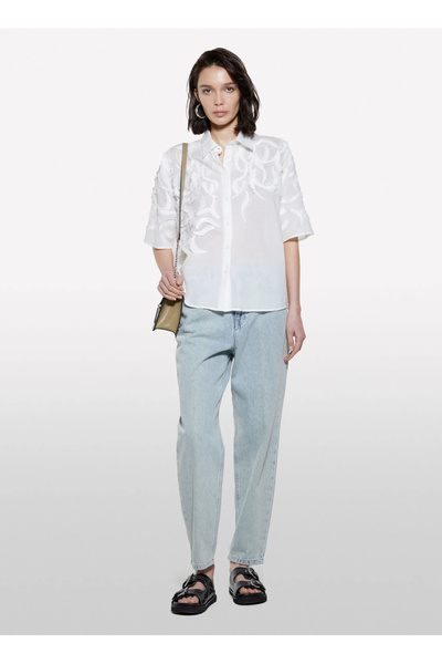 Sisley Cămașă pentru femei cu decolteu clasic, alb, cu tăietură lejeră 5KKPLQ09B