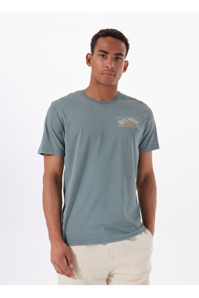 BİLLABONG Billabong ORIGINAL ARCH PREMIUM WW 24A521515 Haki Bisiklet Yaka Regular Fit Düz Erkek T-Shirt