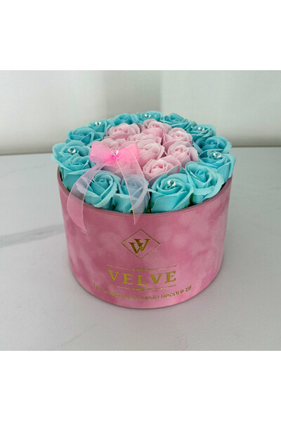 velve Aranjament floral Splendor in doua culori, in cutie de catifea cu trandafiri de sapun, Roz-Turcoaz
