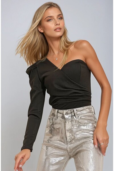 OLSAMODA ΓΥΝΑΙΚΕΙΑ ΜΠΛΟΥΖΑ ΜΕ ΜΟΝΟ ΜΑΝΙΚΙ, ΕΛΑΣΤΙΚΟ ΠΛΕΚΤΟ ΥΦΑΣΜΑ ΜΕ ΝΤΡΑΠΕΣ ΣΤΟ ΠΛΑΙ