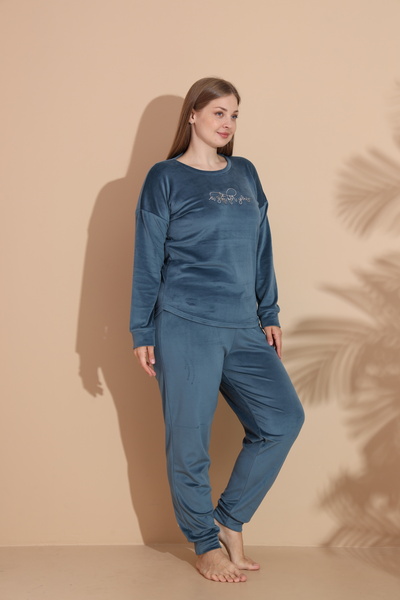 Estiva Women's Winter Velvet Oversized Pajama Set