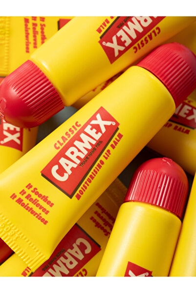 Carmex Moisturising Lip Balm Classic Tube