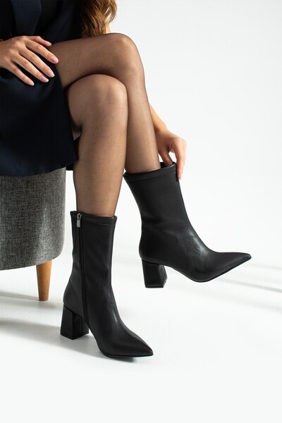 Glenz Women's Black Leather Pointed Toe Stitched Zipper Heeled Boots Ts1192