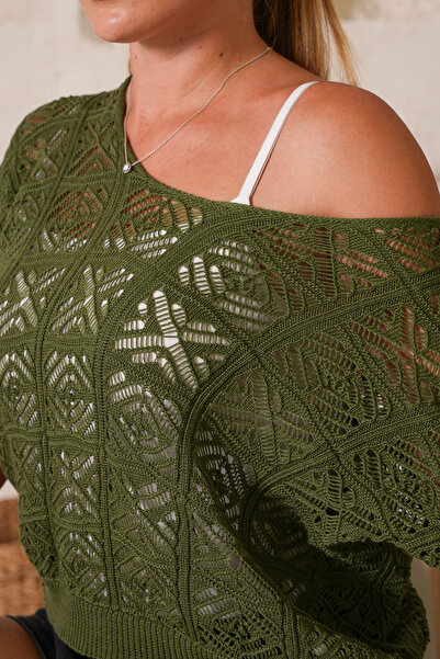 Wearified Triko Bluz Yazlık Kazak Dantel Ajurlu Etnik Desenli Yarasa Kollu Kayık Yaka Pareo Kadın Bluz