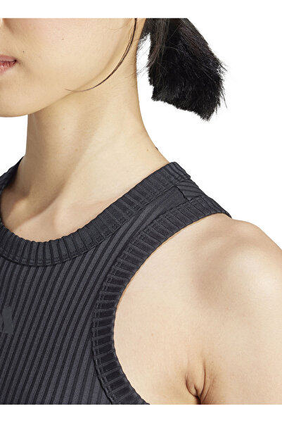 adidas IW8161 AG RIB 3S TK Μαύρο Γυναικείο Αθλητικό Μπλουζάκι με λαιμόκοψη σε Ο κανονική εφαρμογή με ραβδώσεις