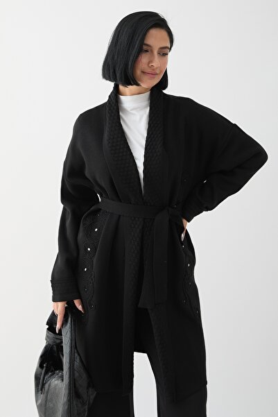 InStyle Чорна трикотажна куртка з вишитим візерунком на комірі