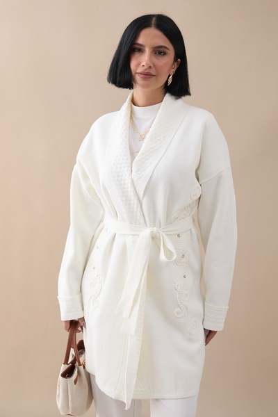 InStyle White Knitwear Jacket with Patterned Collar and Embroidery