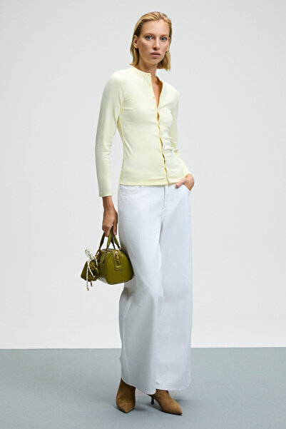 GRIMELANGE TALUVIA Kadın Esnek Kumaşlı Vücuda Oturan Slim Fit Düğmeli Sarı Bluz